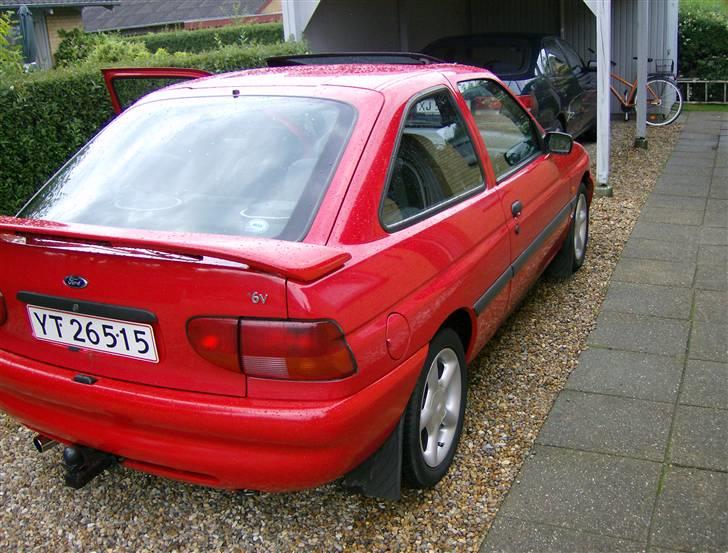 Ford escort 1.6 16v solgt billede 4