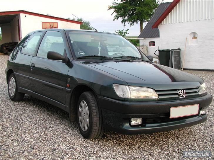 Peugeot 306 XR #SOLGT# - Forfra med den nye front =D billede 1