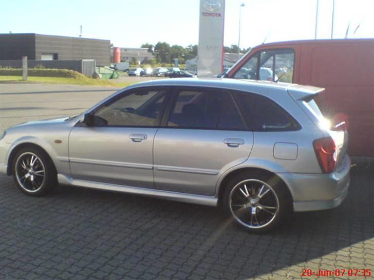 Mazda 323F 2,0Sportive Solgt billede 19