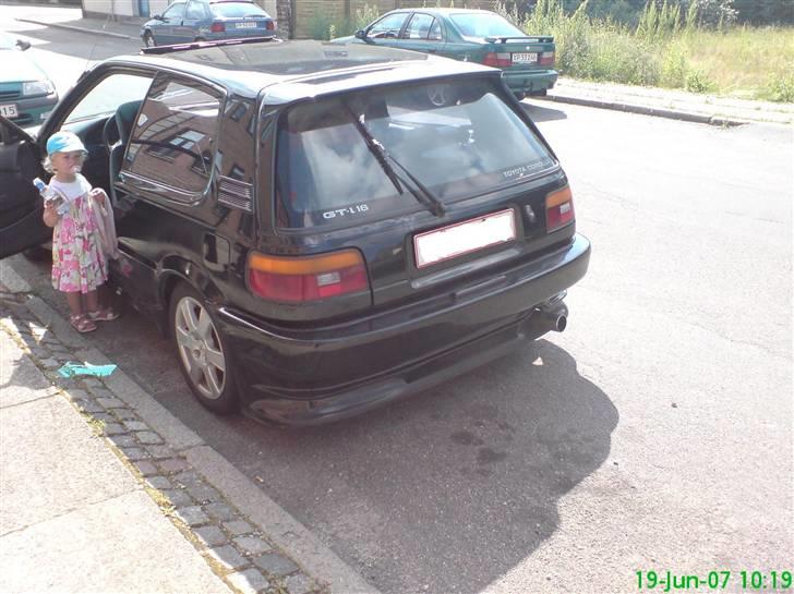 Toyota Corolla SOLGT :-( - lille pigen er ved at nakke bilen billede 7