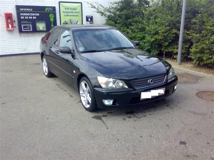 Lexus IS200 Sport *Solgt* billede 1