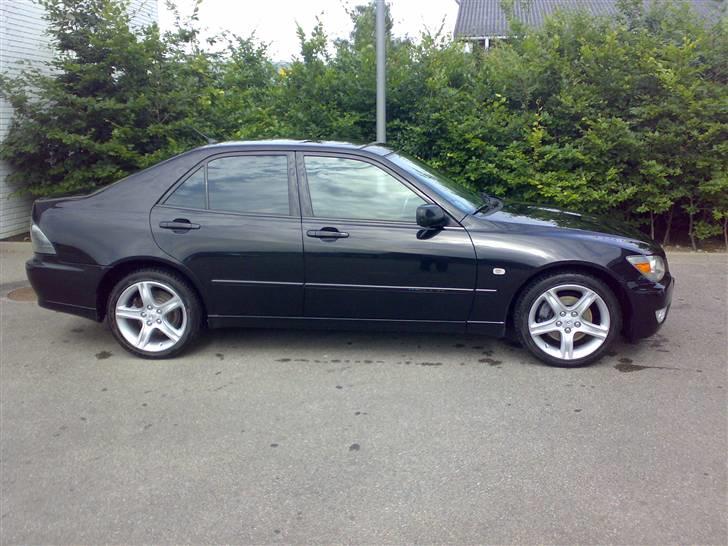 Lexus IS200 Sport *Solgt* billede 3