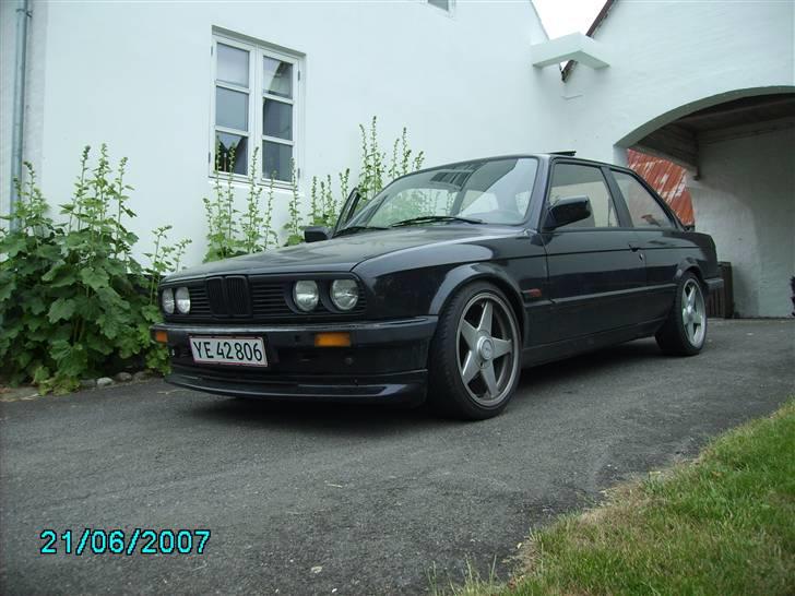BMW  320i (E30) | SOLGT | billede 1