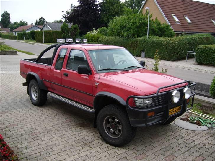 Toyota Hilux  - Lige kommet hjem fra en hård dag i skoven uden mudder billede 1