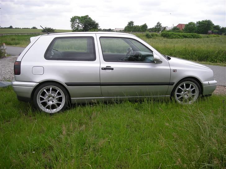VW golf 3     SOLGT     billede 2
