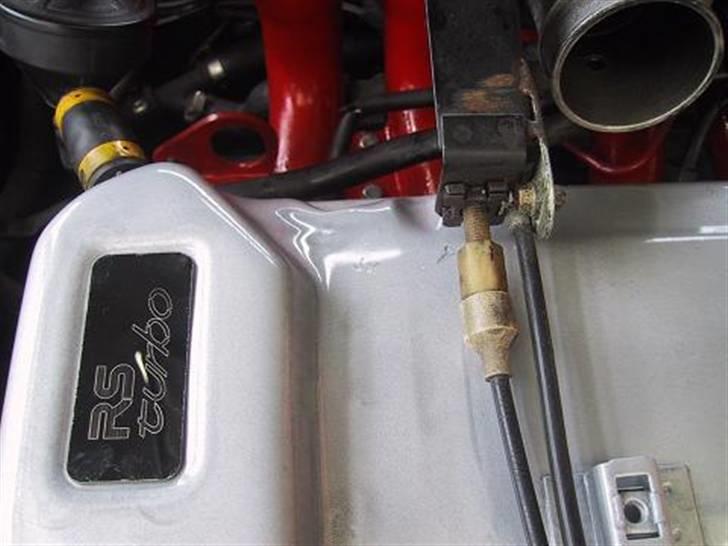 Ford Escort RS Turbo S2 - Topdæksel afrenset, malet og dekoreret med rustfrit skilt billede 9