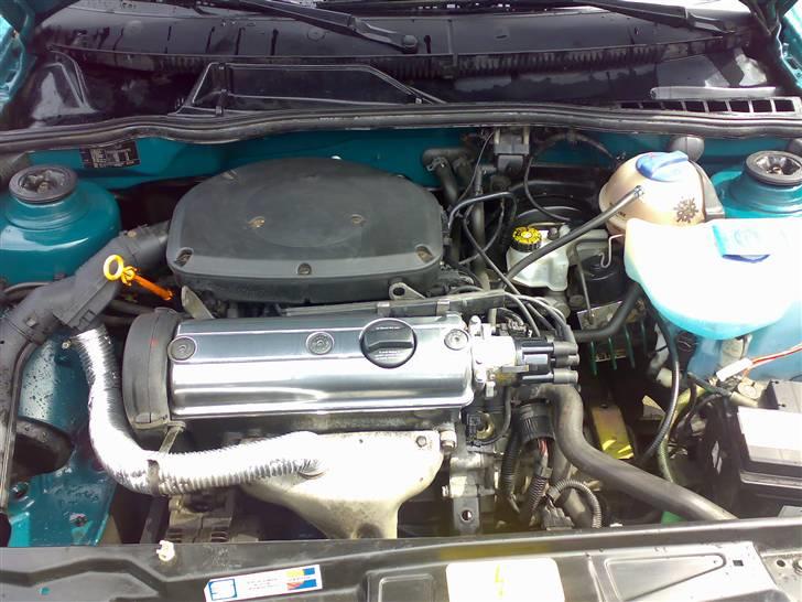 Seat Ibiza (solgt) - det kedelige men rene motor rum er ved at lave lidt om på det billeder kommer billede 9