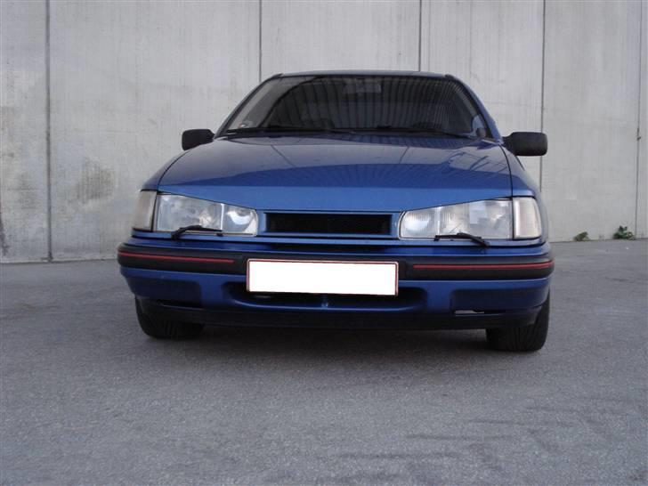 Ford sierra 2,0i CLX (byttet) - skulle lige prøve hvordan det så  ud med badboy på......  billede 1