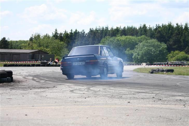 BMW e28 (SOLGT) - åh åh a dæk kan vist ikke meget mere billede 17