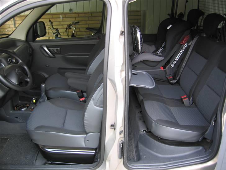 Citroën Berlingo SOLGT - Velkommen om bord, indstigning er behaglig for ung og gammel. billede 8