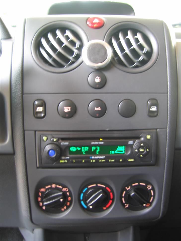 Citroën Berlingo SOLGT - Det er da til at have med at gøre, ikke noget der kan forvirrer fruen når hu........fajslkdhf Av! Havde lige glemt hun kiggede med over skulderen. billede 10