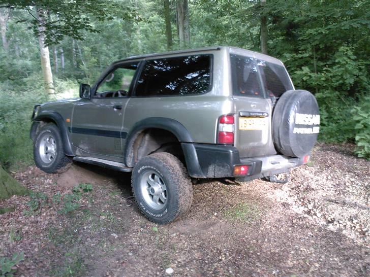 Nissan patrol gr --solgt-- billede 4