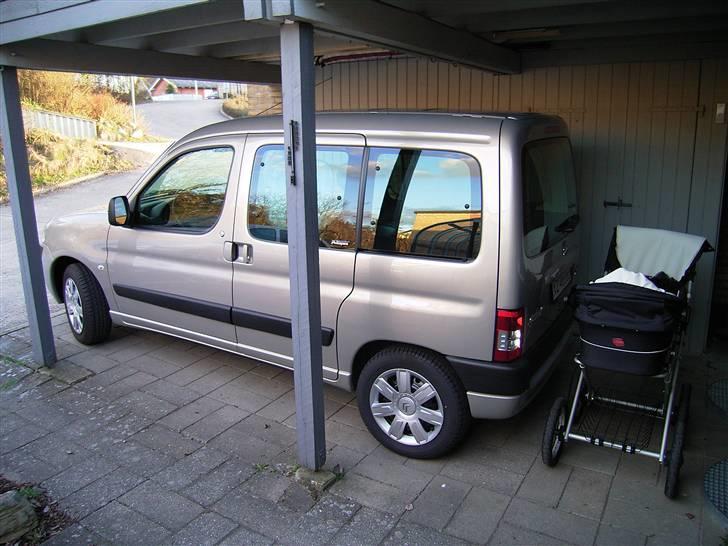 Citroën Berlingo SOLGT - 2 x barnevogn. billede 15