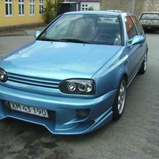 VW                    Golf 3