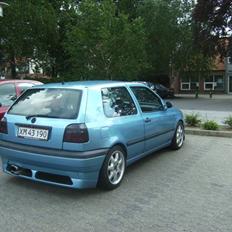 VW                    Golf 3