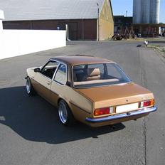 Opel Ascona b