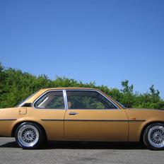 Opel Ascona b