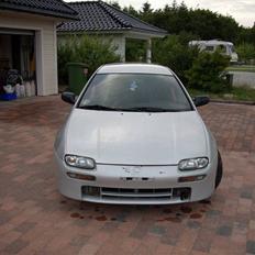 Mazda 323F BA SOLGT!