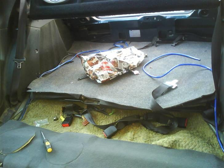 Peugeot 306 *solgt* - Vi laver anlæg og trækker ledninger billede 8