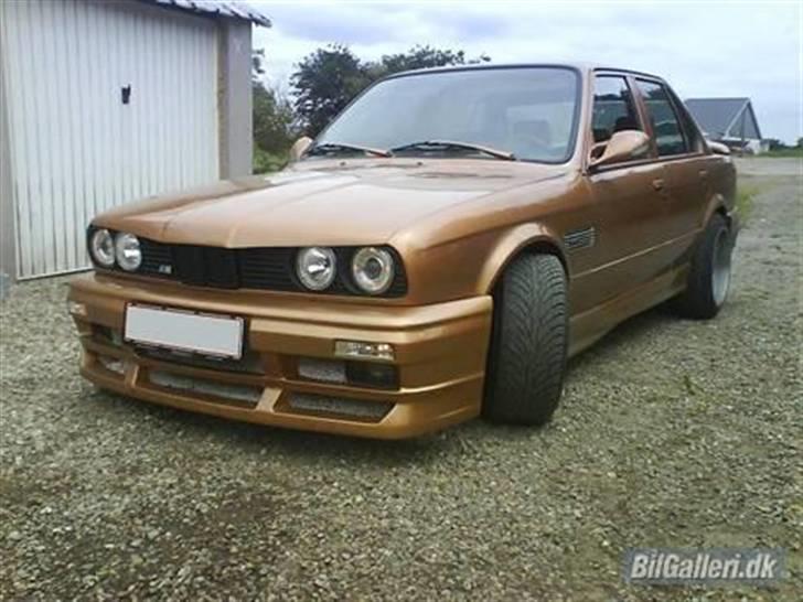 BMW e30 *Goldie* SOLGT billede 1