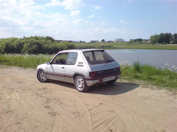 Peugeot 205 1,9 GTI (SOLGT)  billede 3