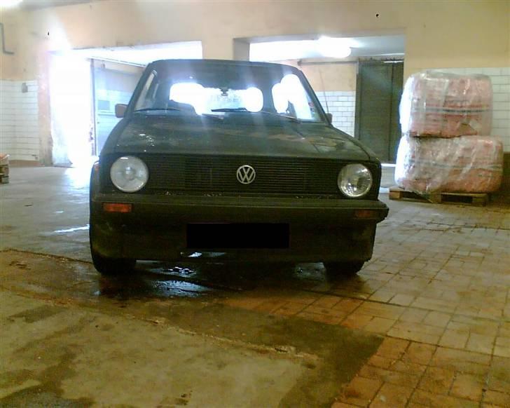 VW Golf 1 diesel (SKROTTET) - efter den blev malet hehe billede 16