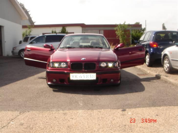 BMW E36 325 Coupe *Solgt* - Bilen efter polering. billede 1