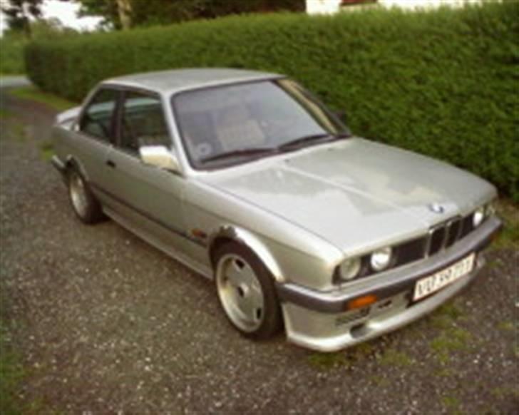 BMW 320 I SOLGT billede 1
