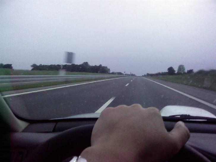 Opel Vectra a *SOLGT* - Min hverdag 1½ timer i godt selskab med vectra og den danske motorvej... (hverdag Så bilen har ikke tid til at stå stille) billede 2