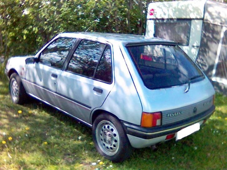 Peugeot 205 1,4 GT  5d billede 2