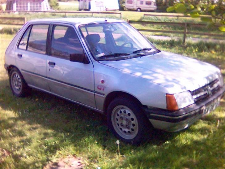 Peugeot 205 1,4 GT  5d billede 3