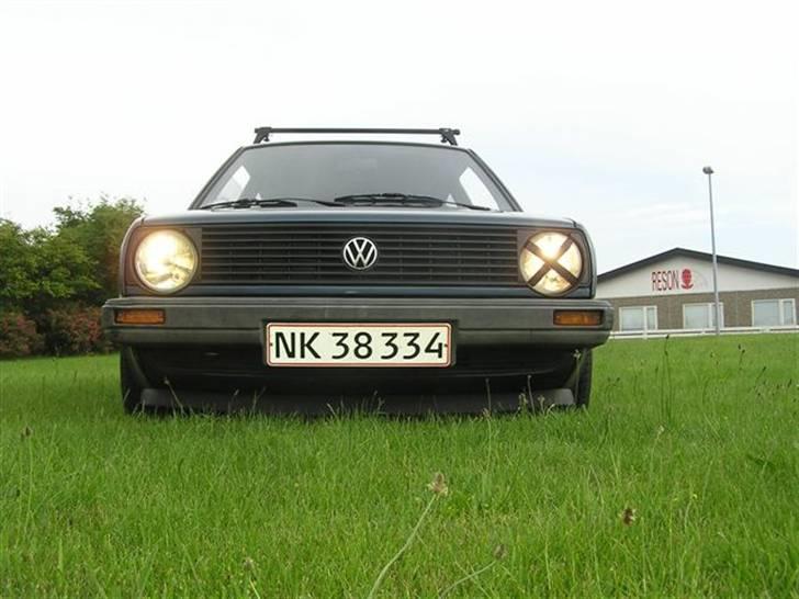 VW Golf II  "Low&Slow" - Nede og spise lidt græs billede 6