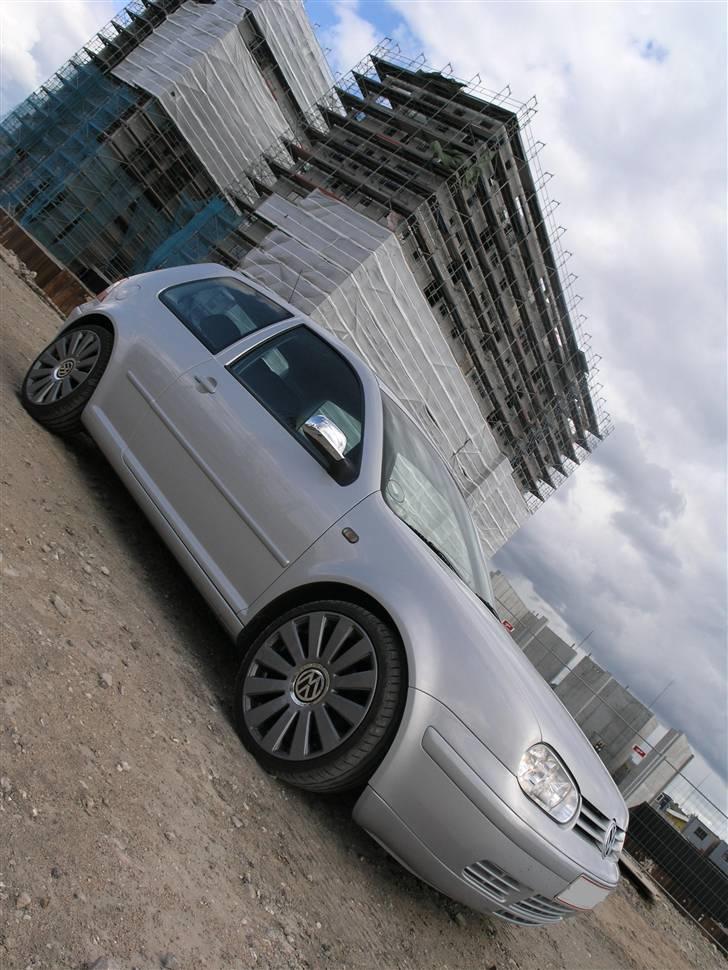 VW Golf - Stævnen, broen og golfen :) billede 1