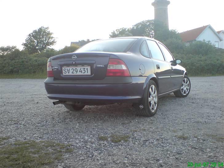 Opel Vectra - ja den har jo en frihøjde som en traktor men en Gevind undervogn er på indkøbslisten. hehe billede 4