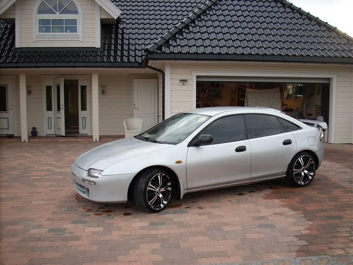 Mazda 323F BA SOLGT! billede 1