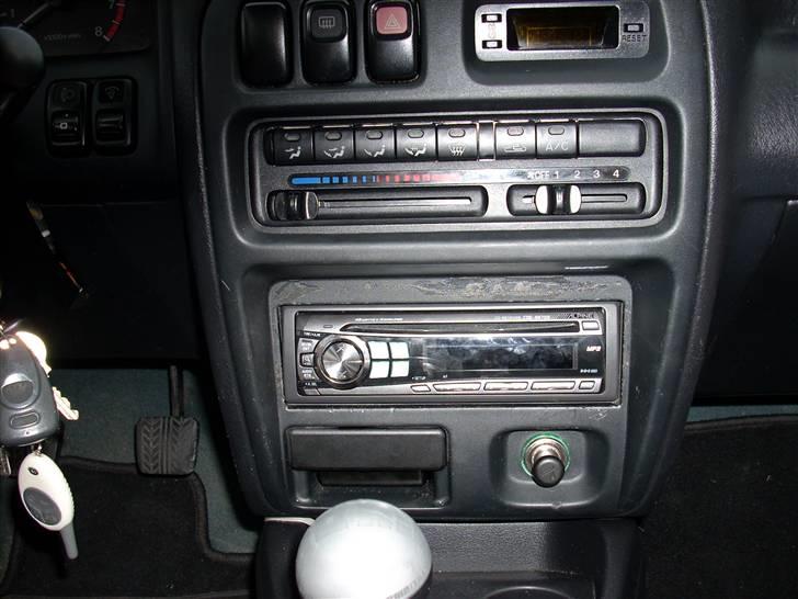 Mazda 323F BA SOLGT! billede 10