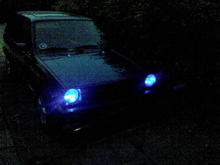 VW Polo van solgt - 1 blå diode i hver lygte :) billede 10