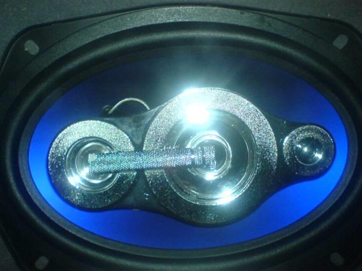 Volvo 460 DL "DØD" - Hattehylde højtaler billede 4