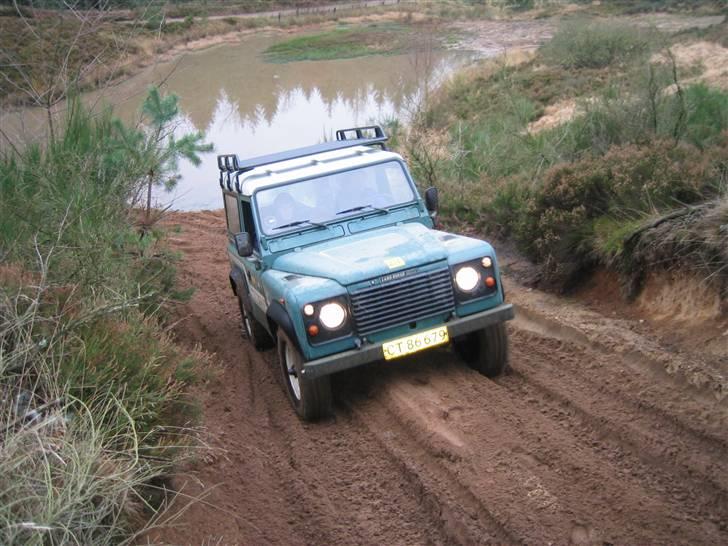 Land Rover defender <SOLGT> - Defender i sit rette element.! billede 1