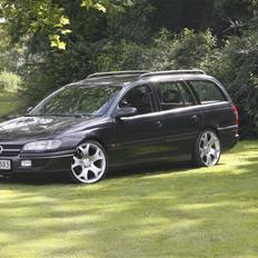 Opel Omega B 2,5 V6 solgt