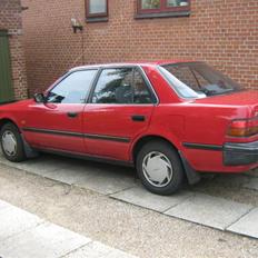 Toyota Carina 2 Total skadet