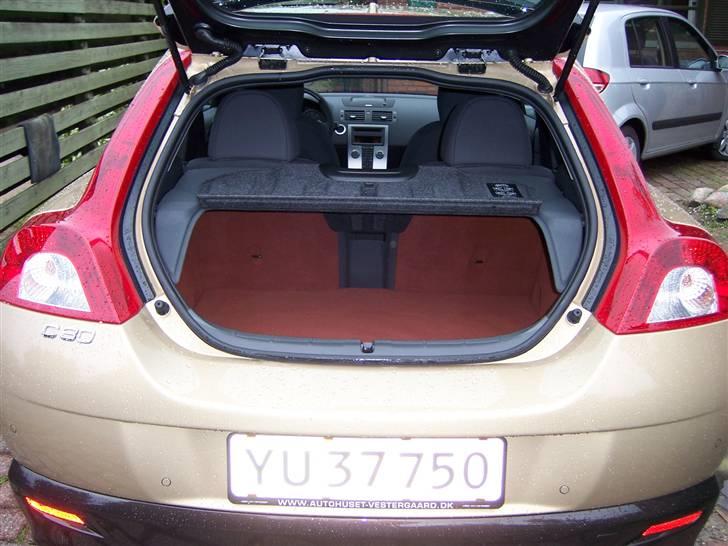 Volvo C30 1,6D  SOLGT - ikke verden største bagagerum billede 6