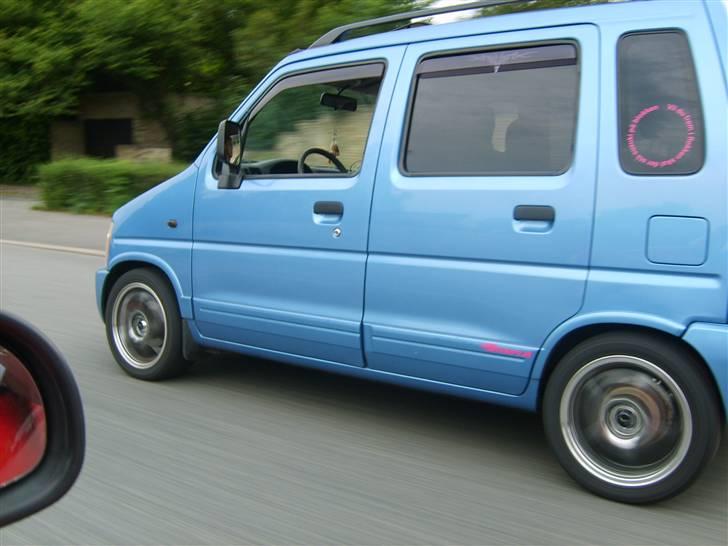 Suzuki wagon solgt billede 4