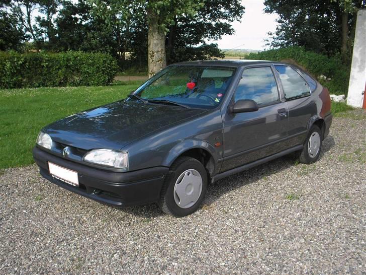 Renault 19 billede 1