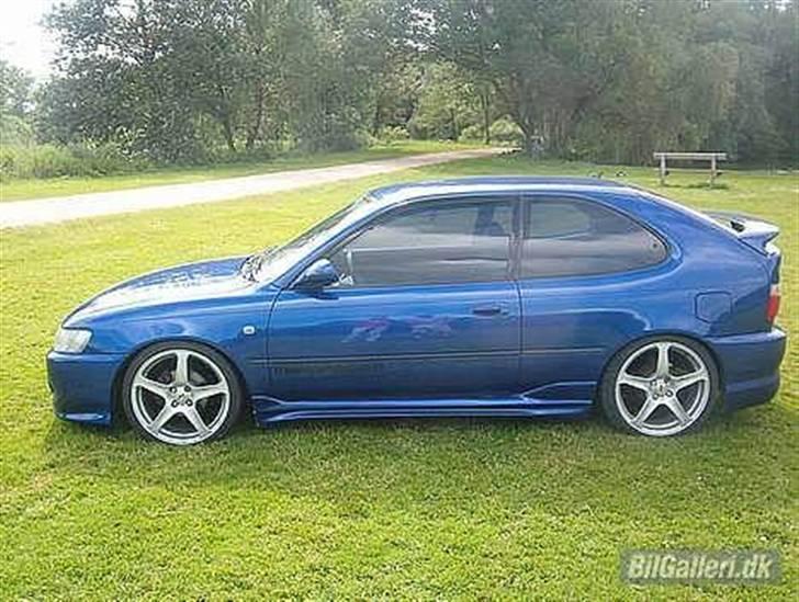 Toyota corolla( total skadet) billede 2