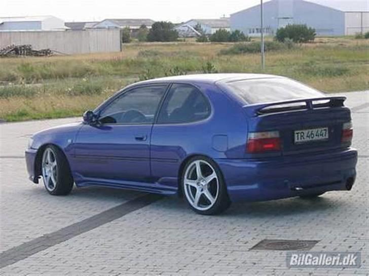 Toyota corolla( total skadet) billede 4