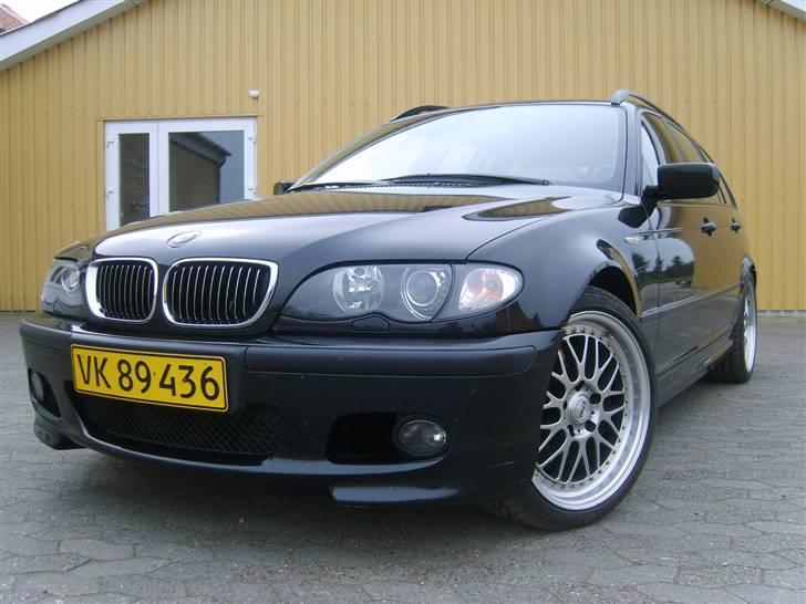 BMW 330d M sport Touring van, SOLGT billede 1