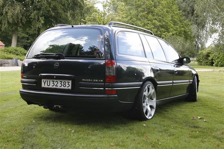 Opel Omega B 2,5 V6 solgt billede 4