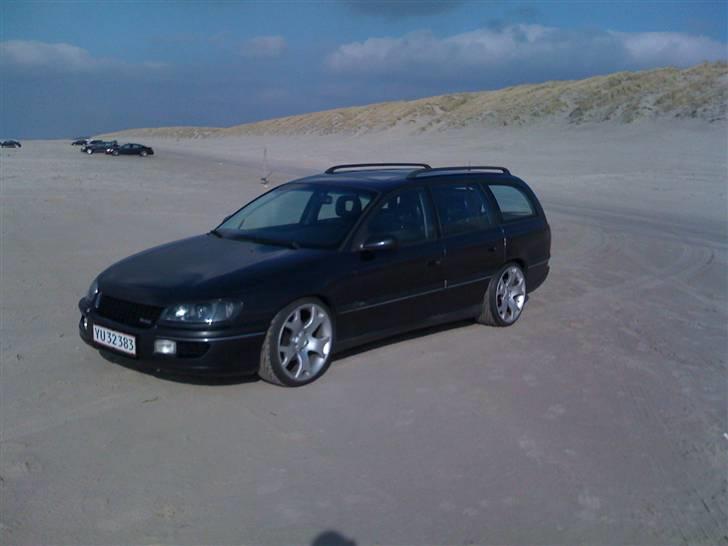 Opel Omega B 2,5 V6 solgt - Billed taget på Vejers strand d: 16.03 2009 billede 5