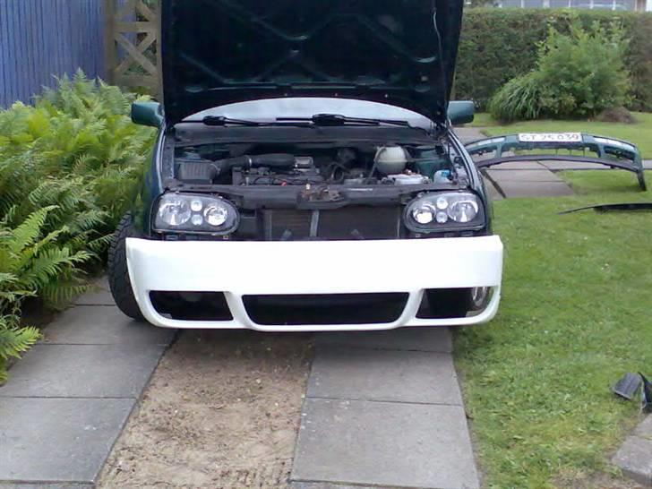 VW Golf 3 ( Solgt ) - tilpasning af ny frontkofanger hehe.. billede 9